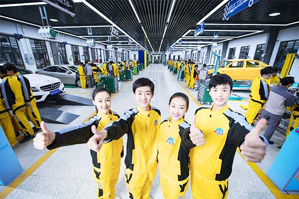 万通诚邀广大学子到校参观考察 (1)